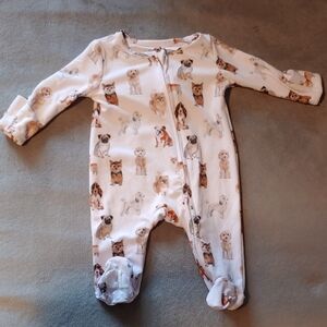 VGUC Caden Lane Newborn White dog footed zippy fold over hands gender neutral